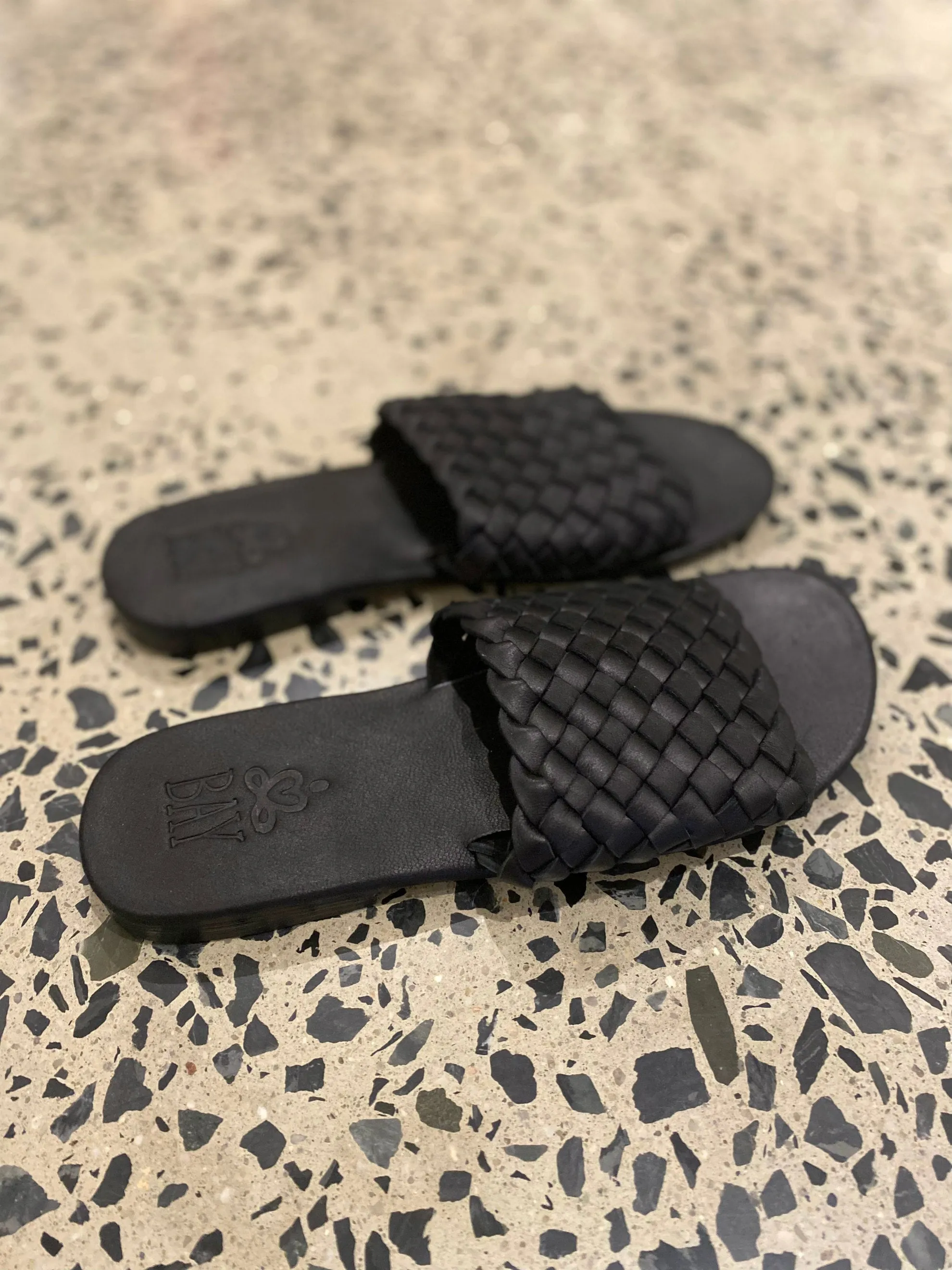 CLASSIC SLIDE WOVEN - BLACK