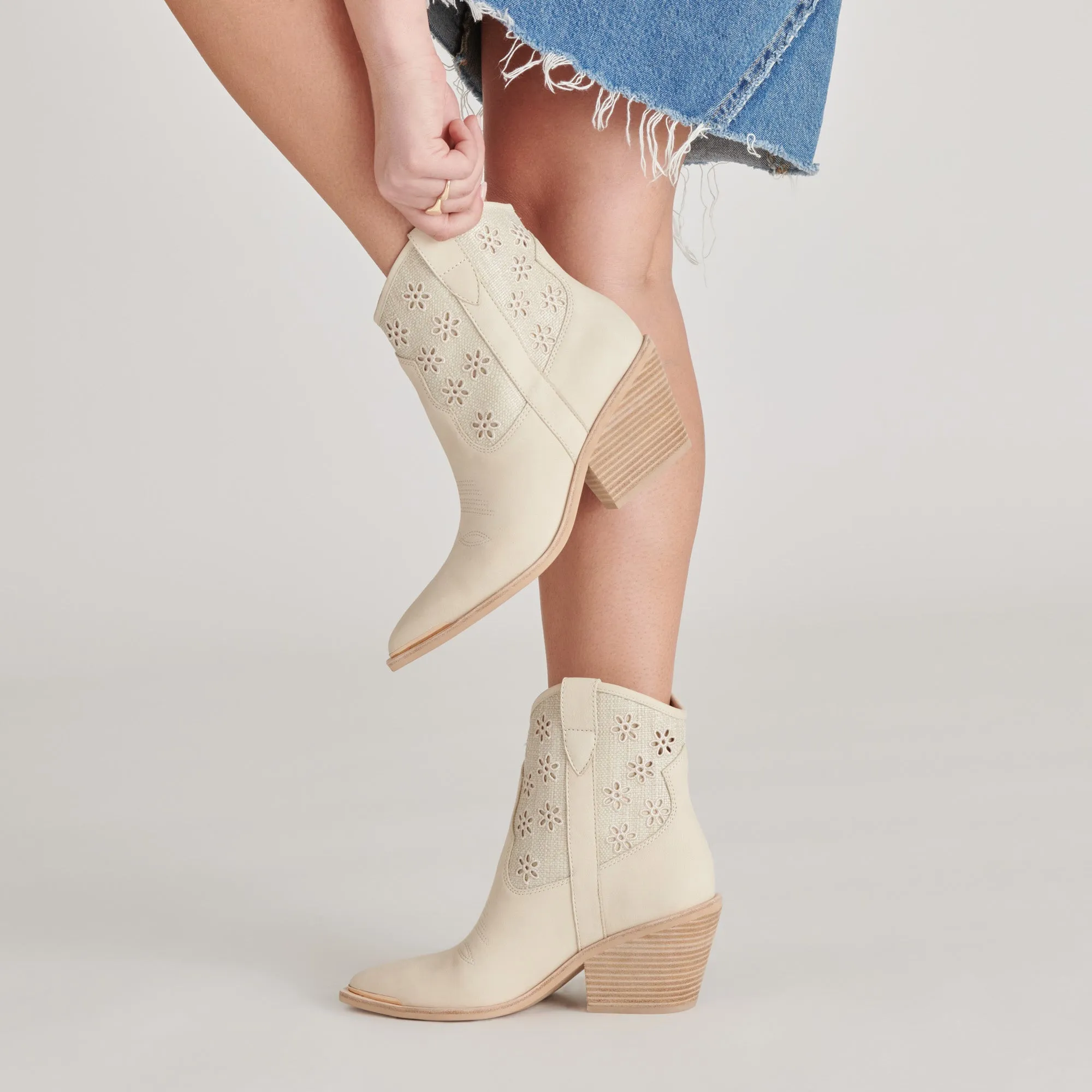 NASHE BOOTIES OATMEAL FLORAL EYELET