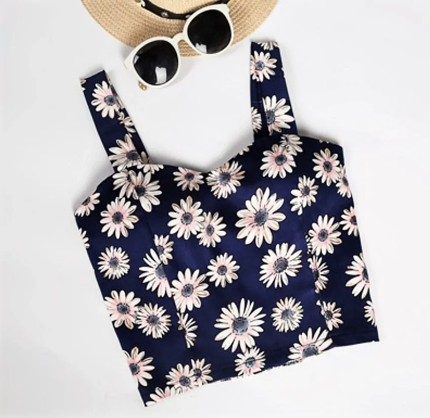 Women's Summer Crop Top With Floral Pattern