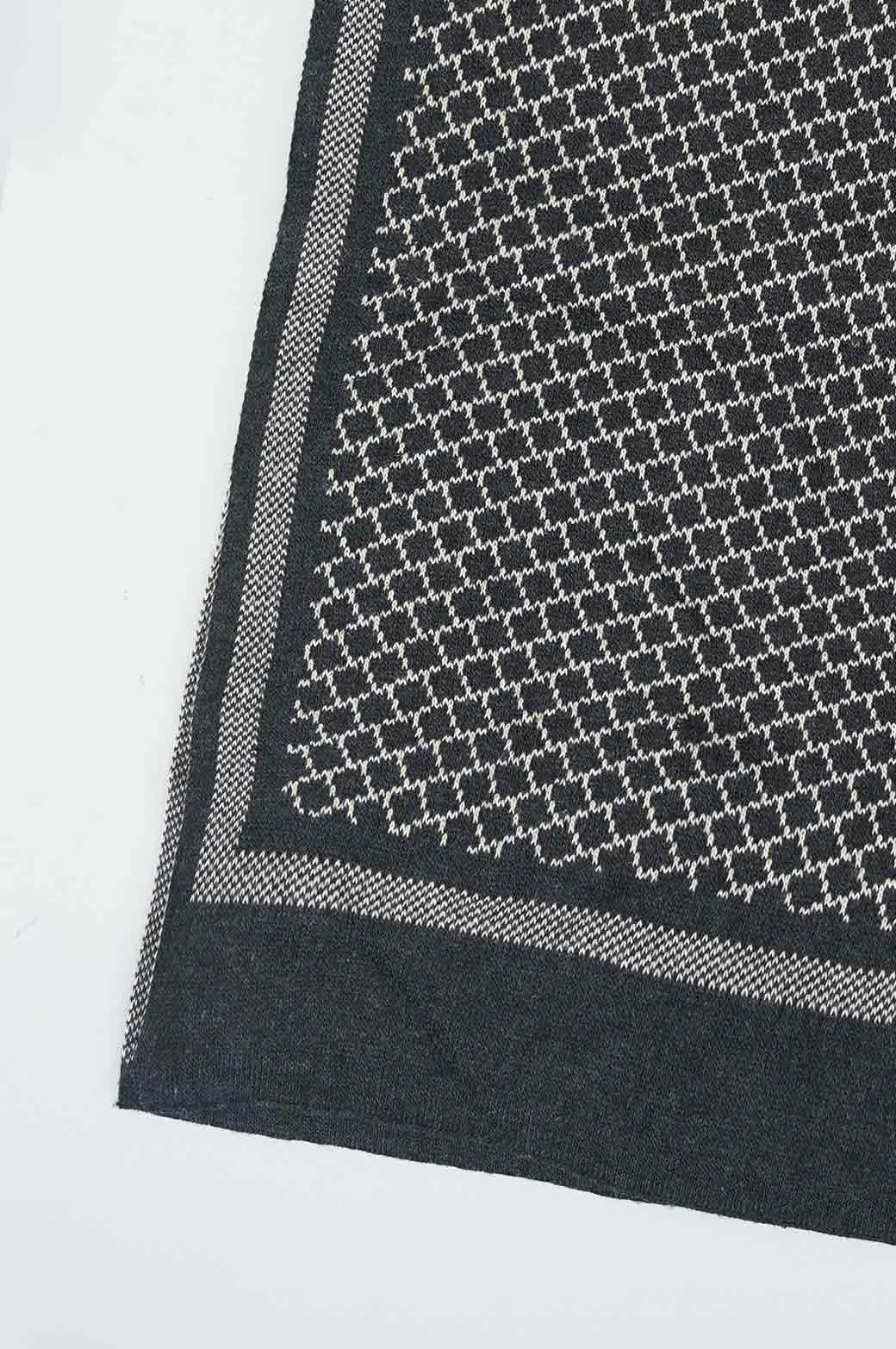 WOVEN PATTERNED SCARF